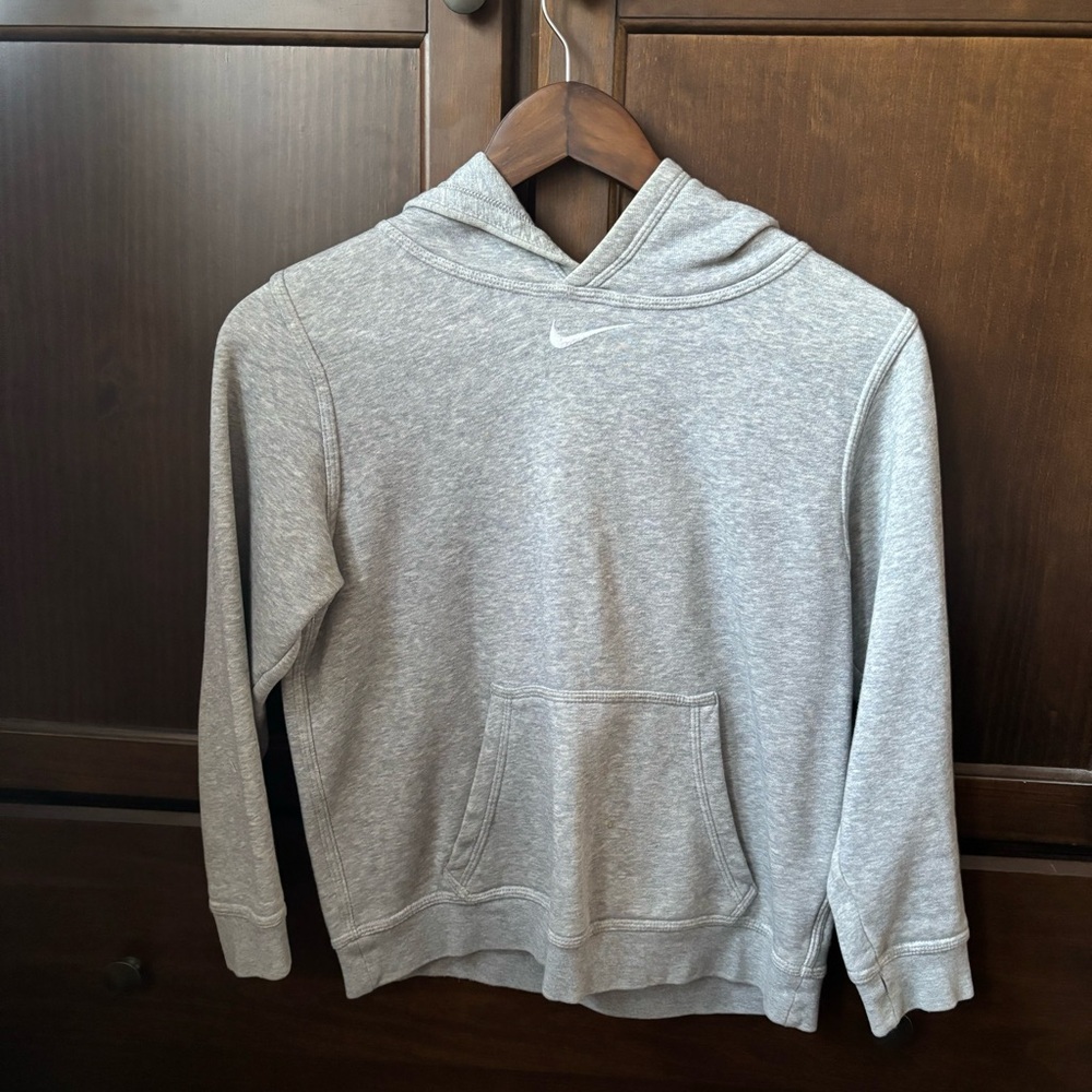 NIKE KIDS GREY HOODIE SIZE MEDIUM